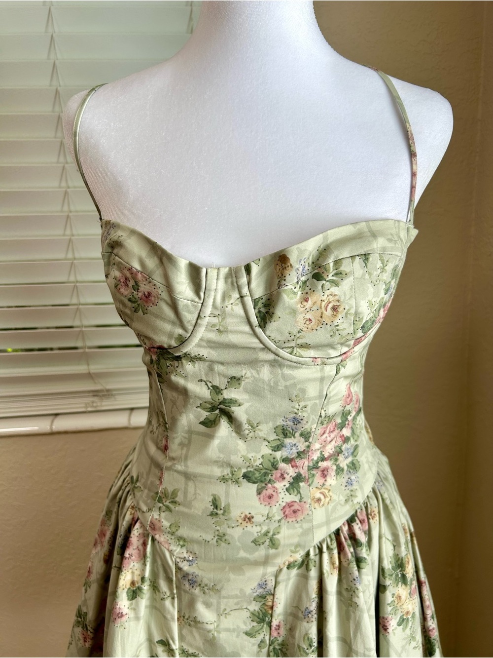 House of CB Samaria Mint Floral Midi Dress with Pink Blooms Size Small - Picture 5 of 11